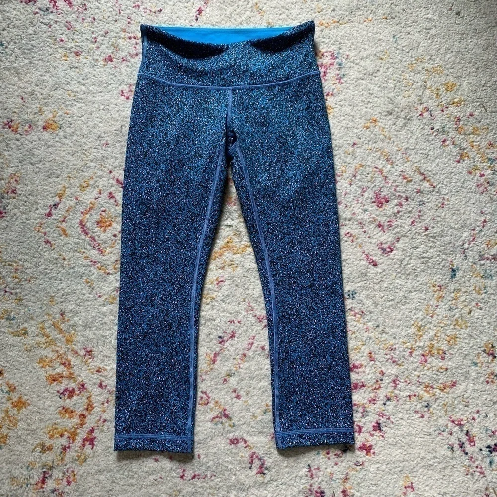 Lululemon‎ Lululemon Wunder Under Crop III in Blue, Pink & Black sz 4